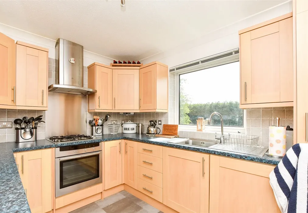 Kitchen - Knowle Lane, Cranleigh, Surrey - Wards of Kent