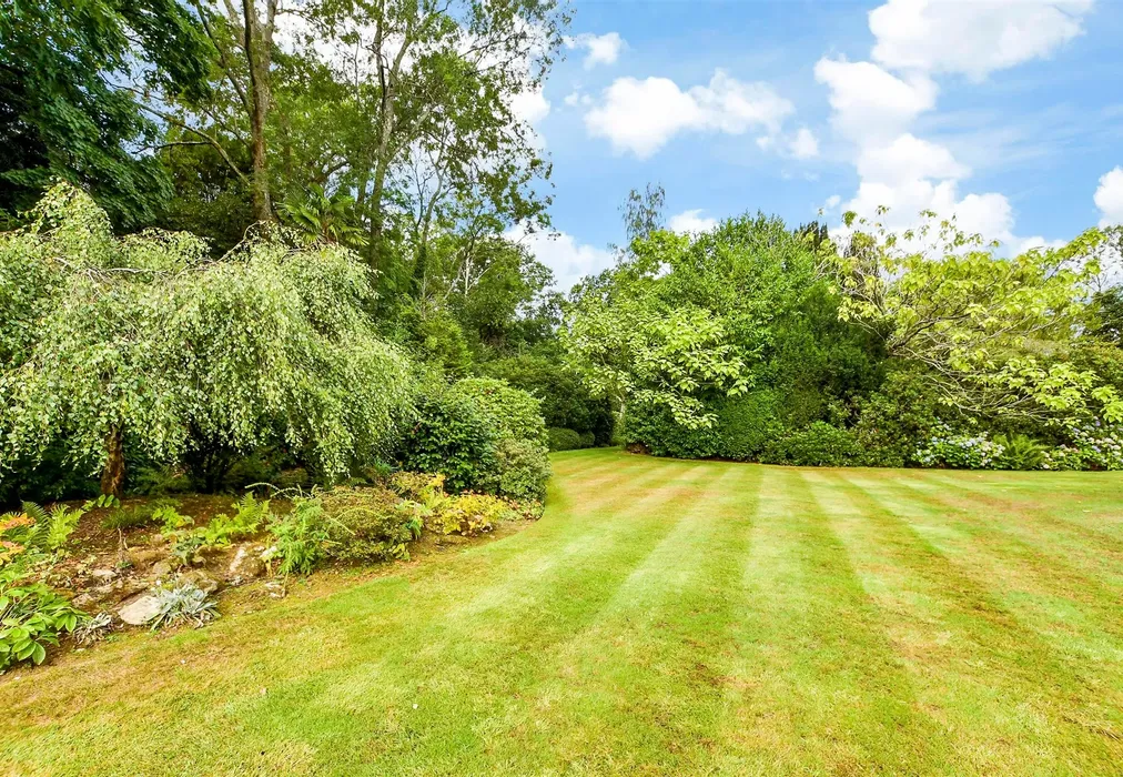 Rear Garden - Knowle Lane, Cranleigh, Surrey - Wards of Kent