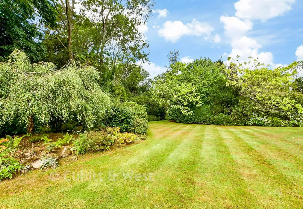 Rear Garden - Knowle Lane, Cranleigh, Surrey - Wards of Kent
