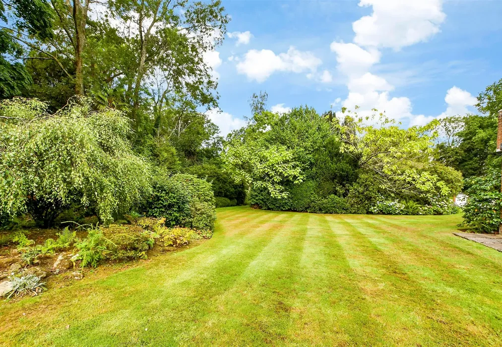 Rear Garden - Knowle Lane, Cranleigh, Surrey - Wards of Kent
