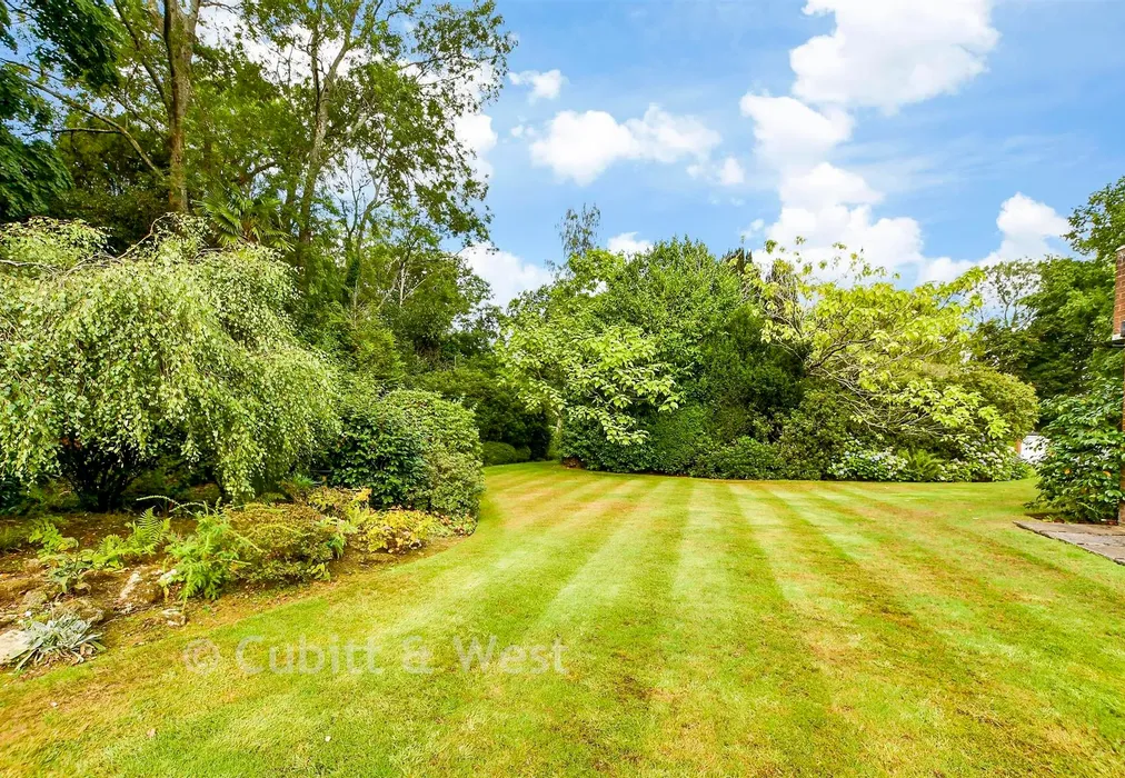 Rear Garden - Knowle Lane, Cranleigh, Surrey - Wards of Kent