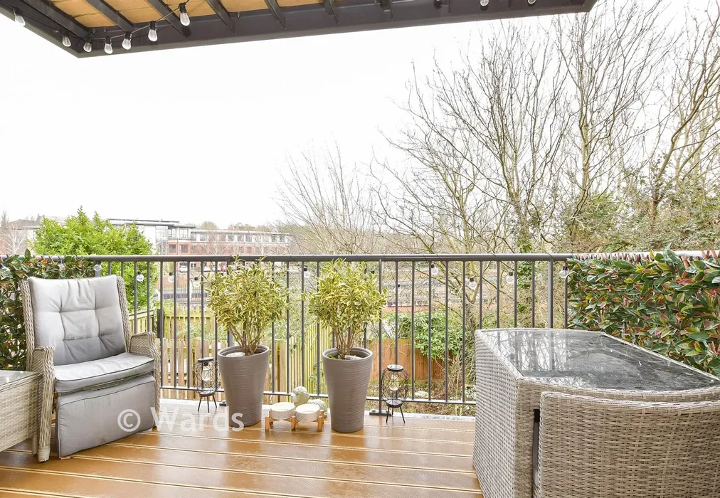 Balcony - Starboard Crescent, Chatham, Kent - Wards of Kent