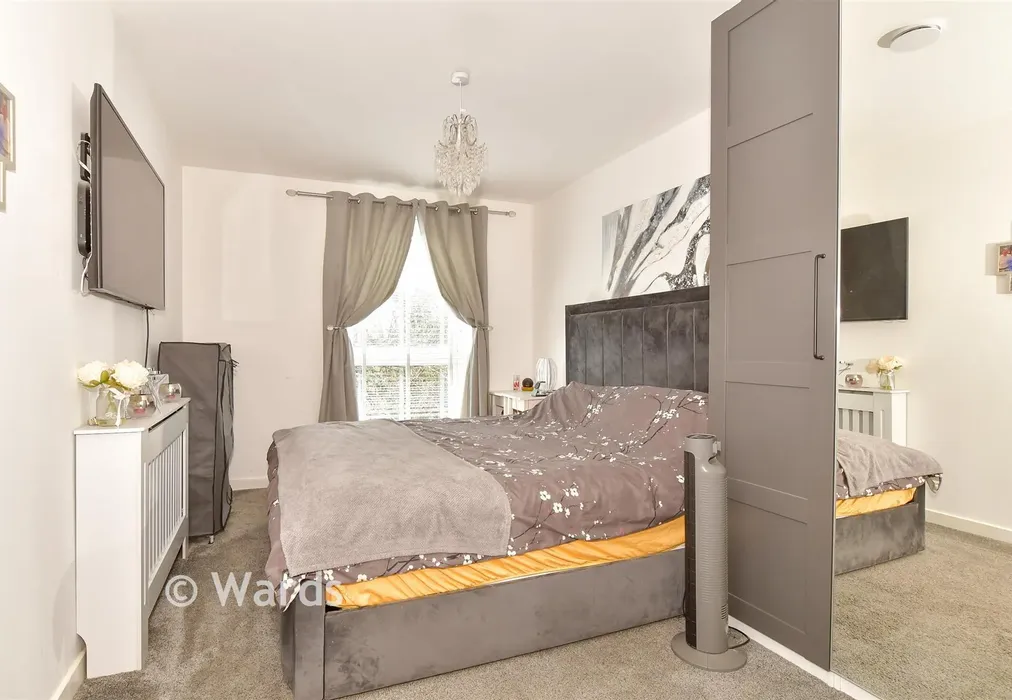 Bedroom 1 - Starboard Crescent, Chatham, Kent - Wards of Kent