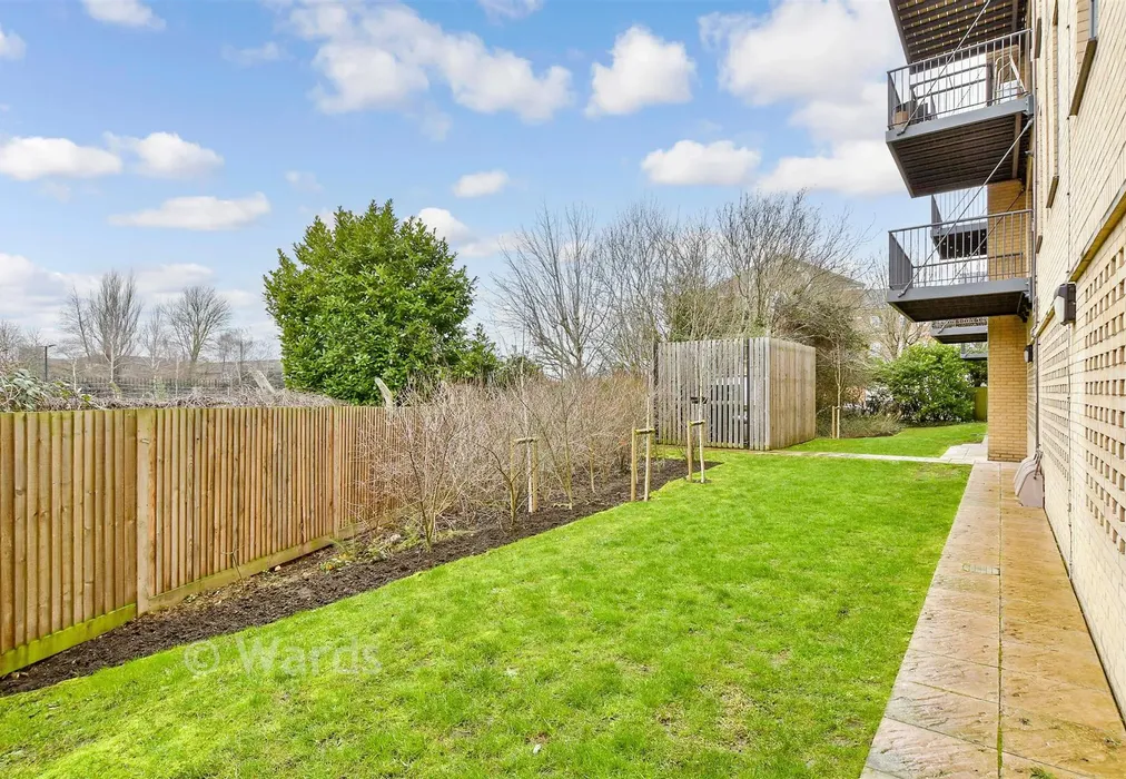 Communal Gardens - Starboard Crescent, Chatham, Kent - Wards of Kent