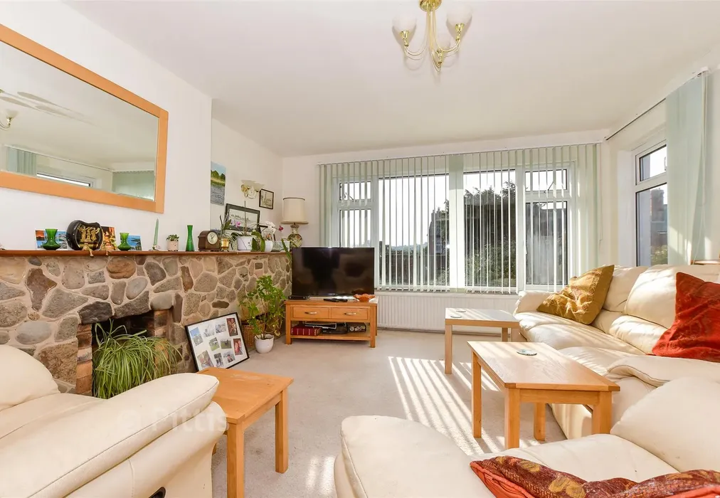 Lounge - Highview, Freshwater, Isle of Wight - Wards of Kent