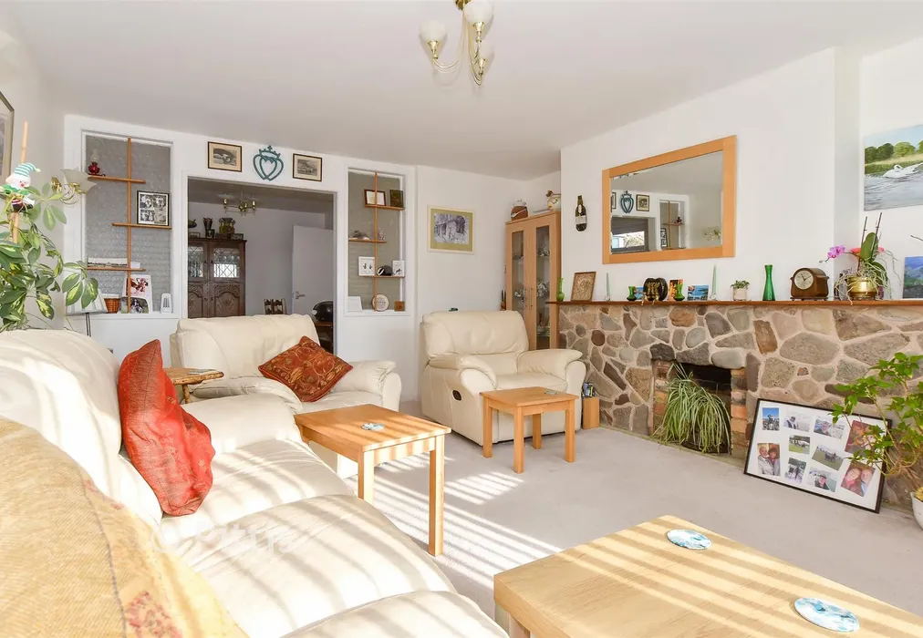 Lounge - Highview, Freshwater, Isle of Wight - Wards of Kent