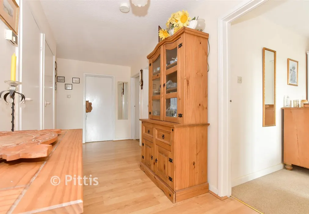 Internal Lifestyle Photograph - Highview, Freshwater, Isle of Wight - Wards of Kent