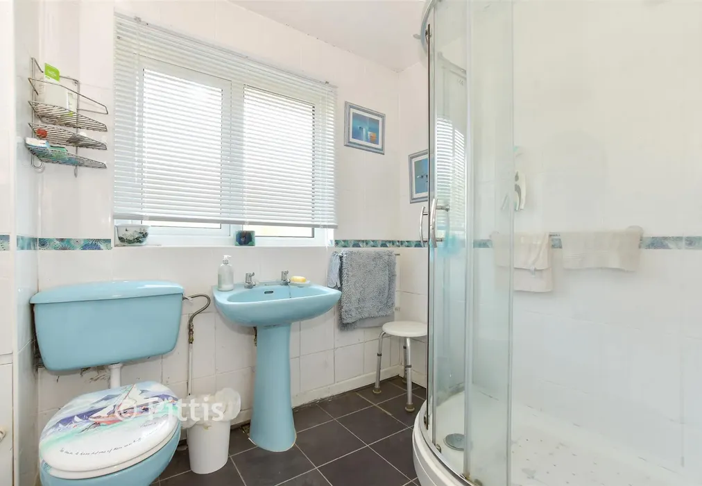 Shower Room - Highview, Freshwater, Isle of Wight - Wards of Kent