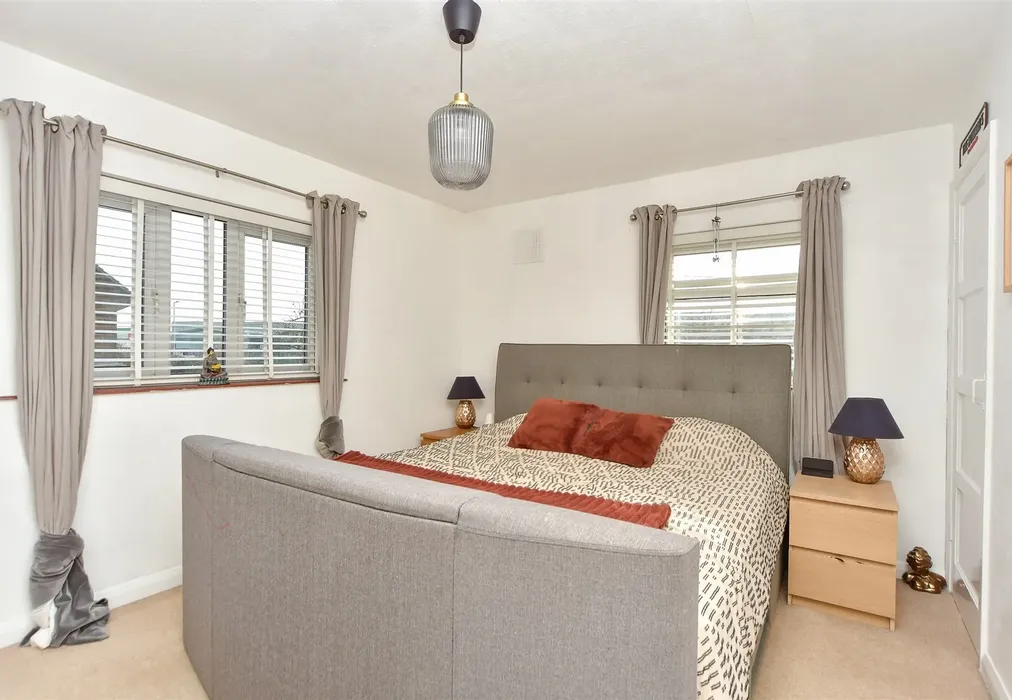 Bedroom 1 - Queenborough Road, Halfway, Sheerness, Kent - Wards of Kent