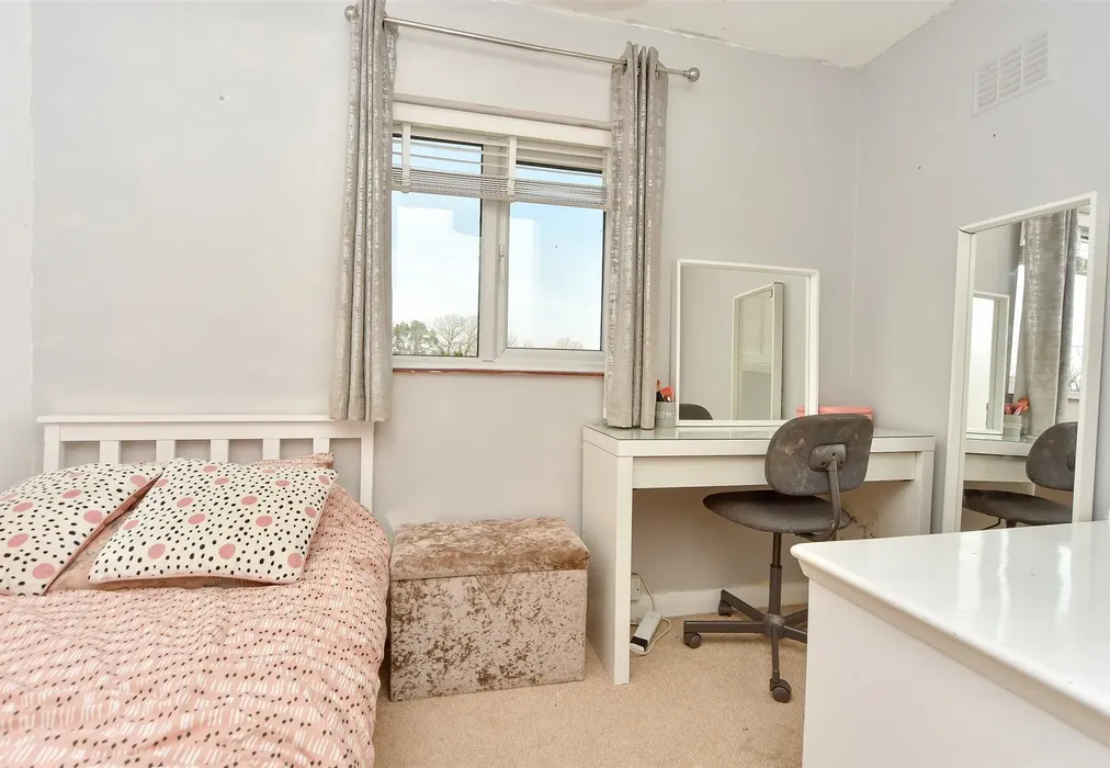 Bedroom 3 - Queenborough Road, Halfway, Sheerness, Kent - Wards of Kent