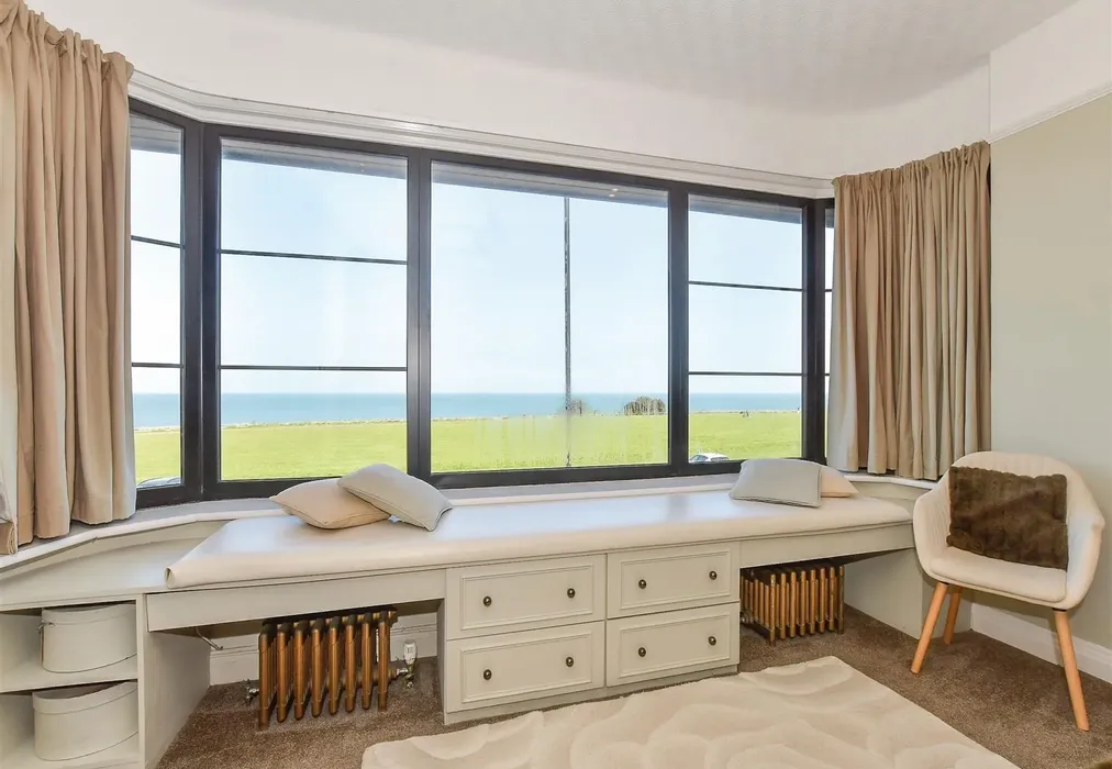 Internal Lifestyle - Palm Bay Avenue, Margate, Kent - Wards of Kent