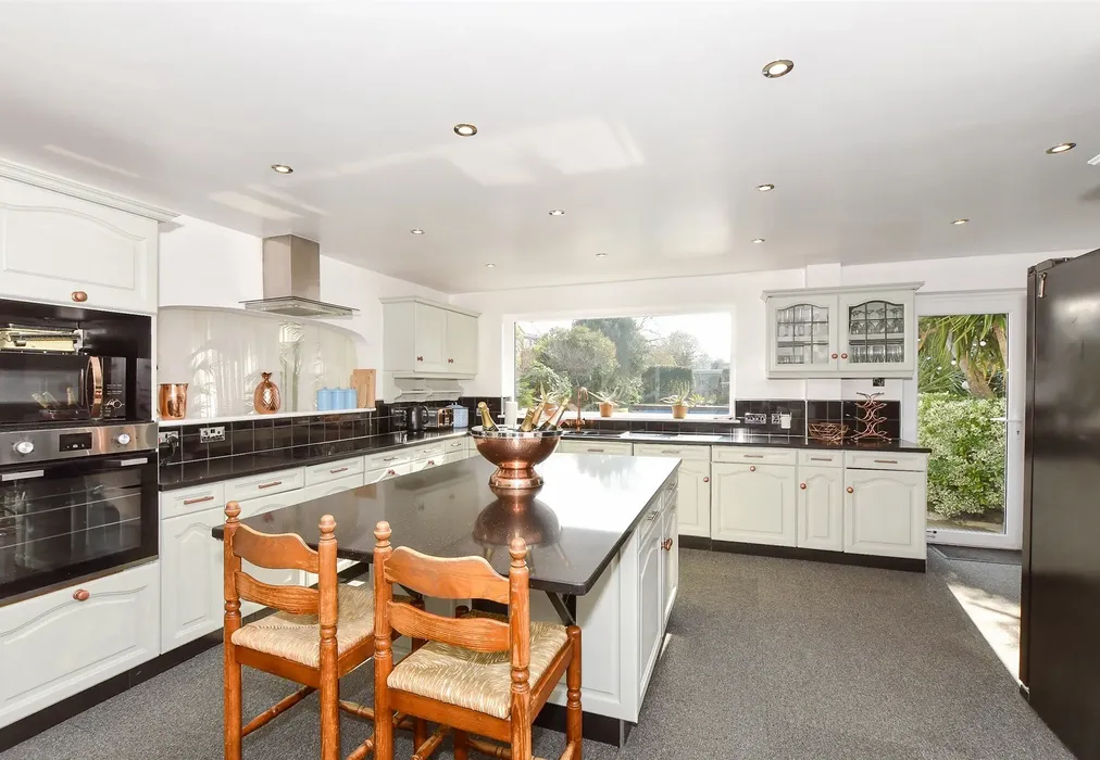 Kitchen - Palm Bay Avenue, Margate, Kent - Wards of Kent