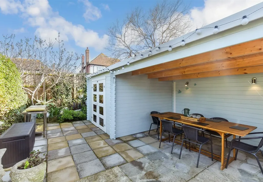 Workshop/Outbuildings - Palm Bay Avenue, Margate, Kent - Wards of Kent