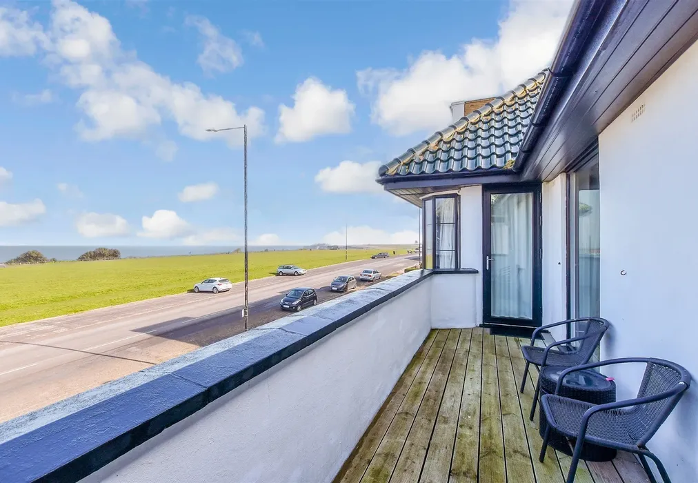 Balcony/Terrace - Palm Bay Avenue, Margate, Kent - Wards of Kent