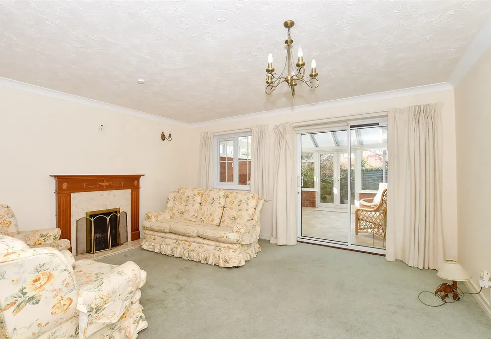 Lounge - Willard Way, Ashington, Pulborough, West Sussex - Wards of Kent