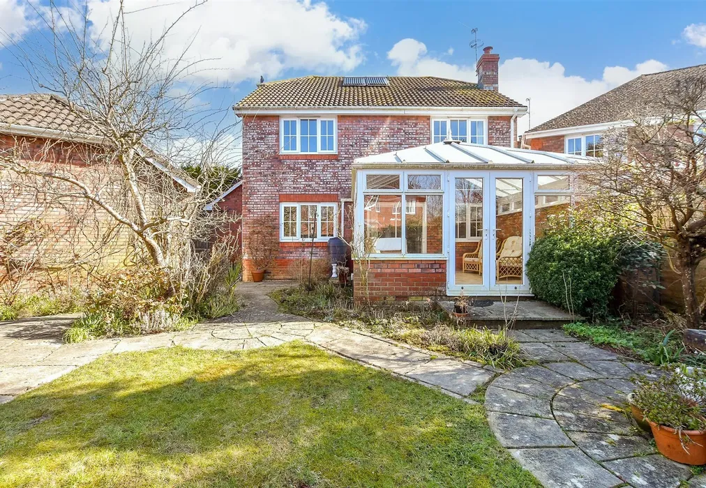 Rear Garden - Willard Way, Ashington, Pulborough, West Sussex - Wards of Kent