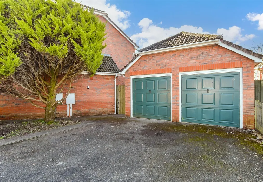 Garage - Willard Way, Ashington, Pulborough, West Sussex - Wards of Kent