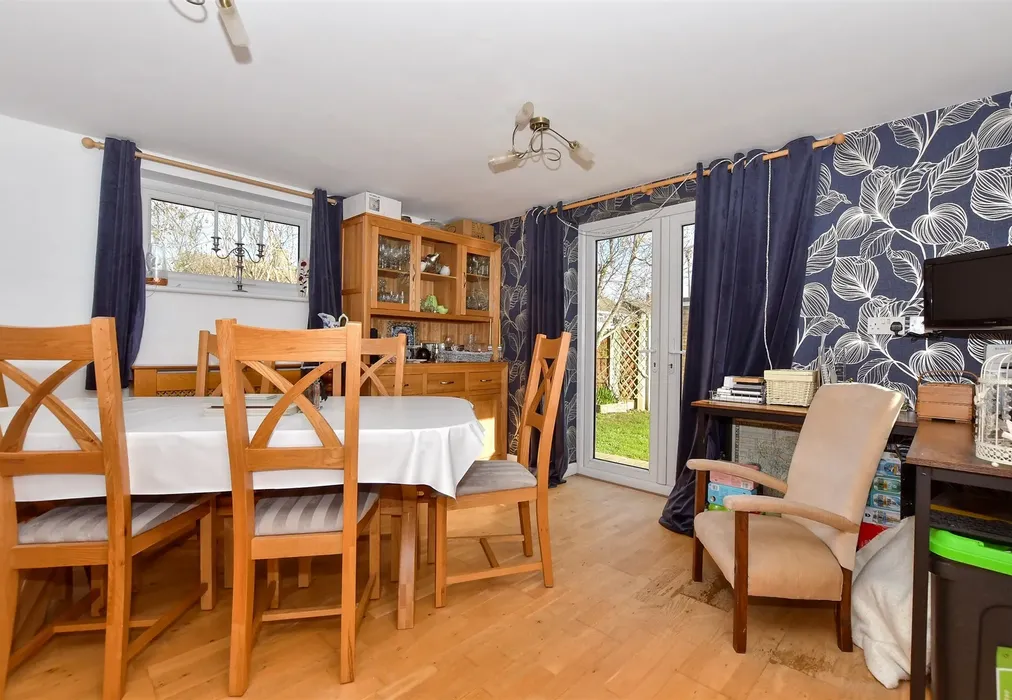 Dining Room - Corrance Green, Maidstone, Kent - Wards of Kent