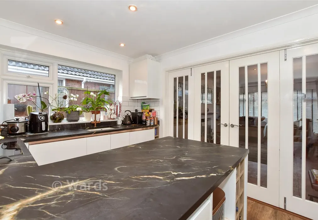 Kitchen - Corrance Green, Maidstone, Kent - Wards of Kent