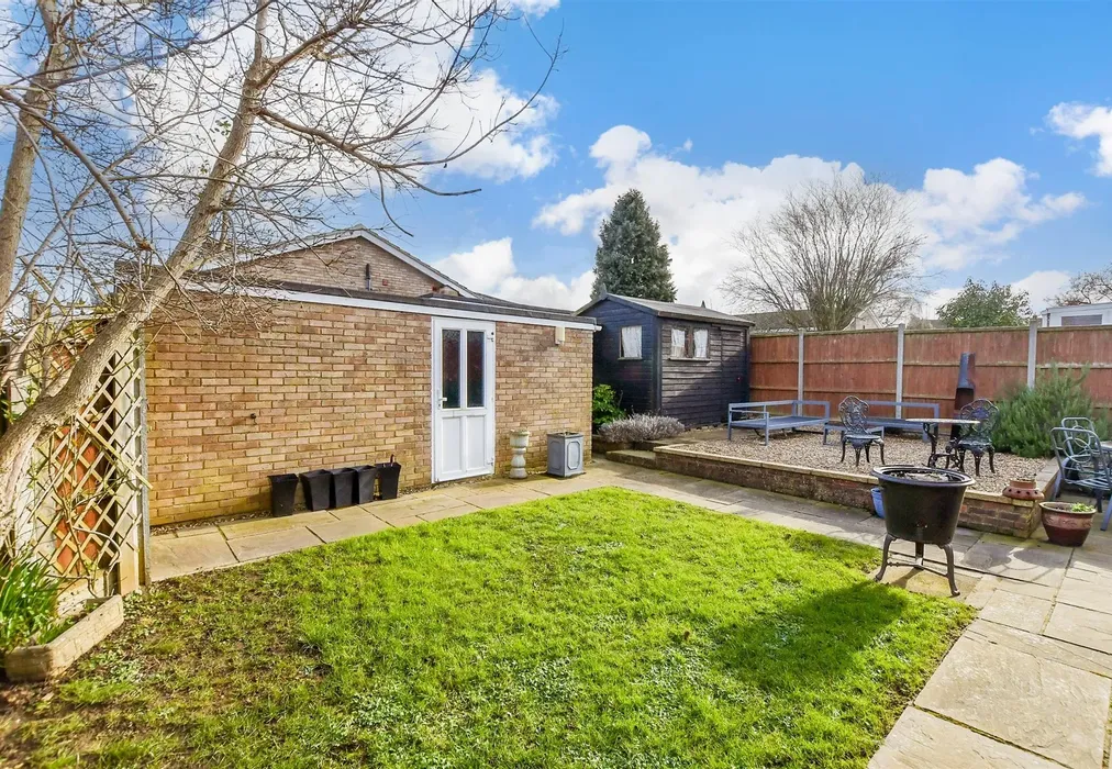 Rear Garden - Corrance Green, Maidstone, Kent - Wards of Kent