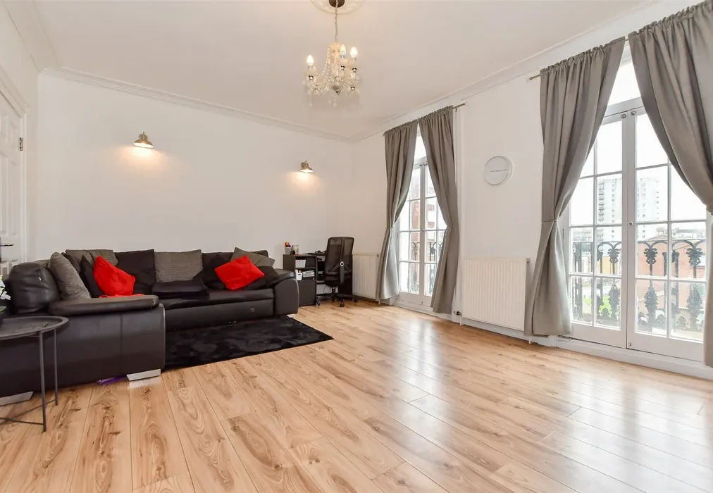 Lounge - Hardres Street, Ramsgate, Kent - Wards of Kent