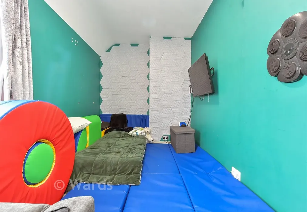 Bedroom - Queens Road, Aylesham, Canterbury, Kent - Wards of Kent
