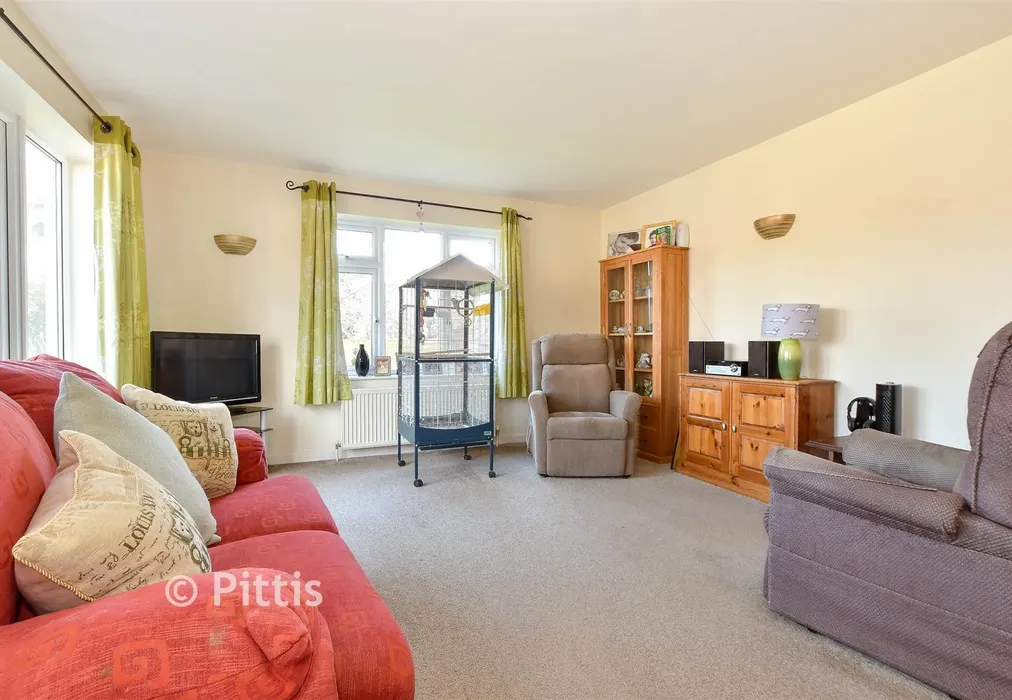 Lounge - Elliston Road, Totland Bay, Isle of Wight - Wards of Kent