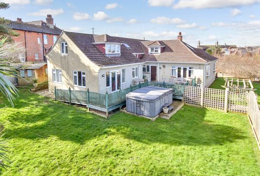 Elliston Road, Totland Bay, Isle of Wight - Wards of Kent