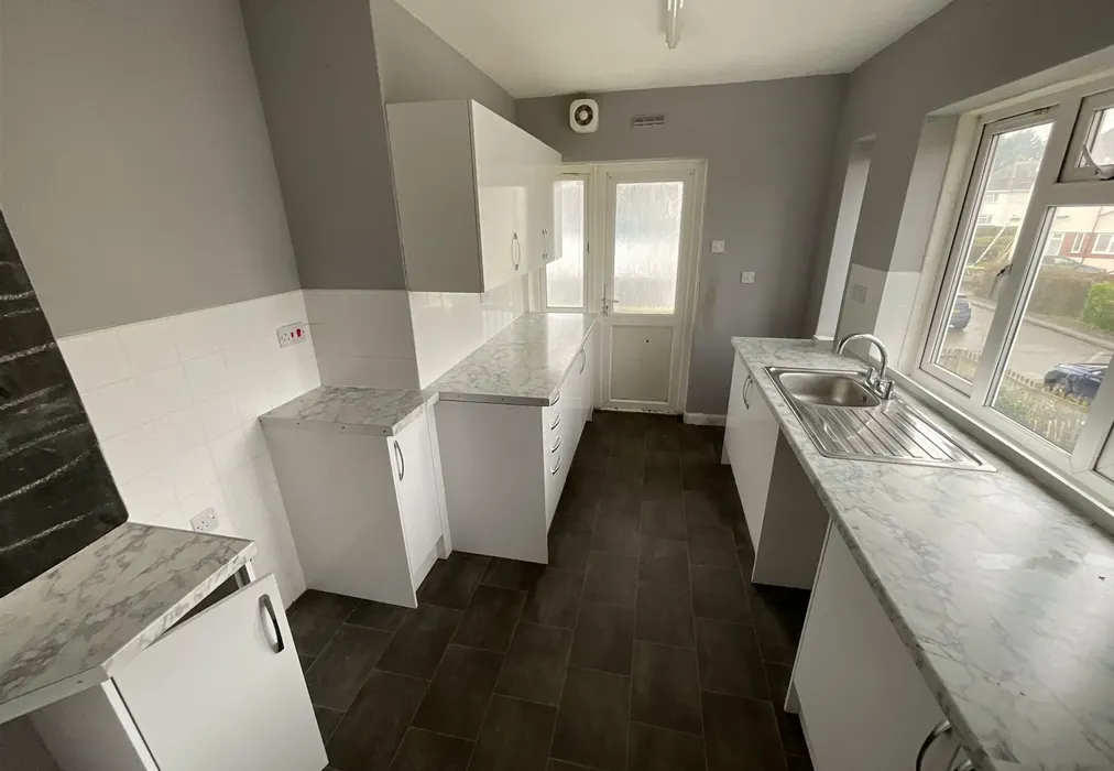 Kitchen - Brisbane Drive, Ramsgate, Kent - Wards of Kent