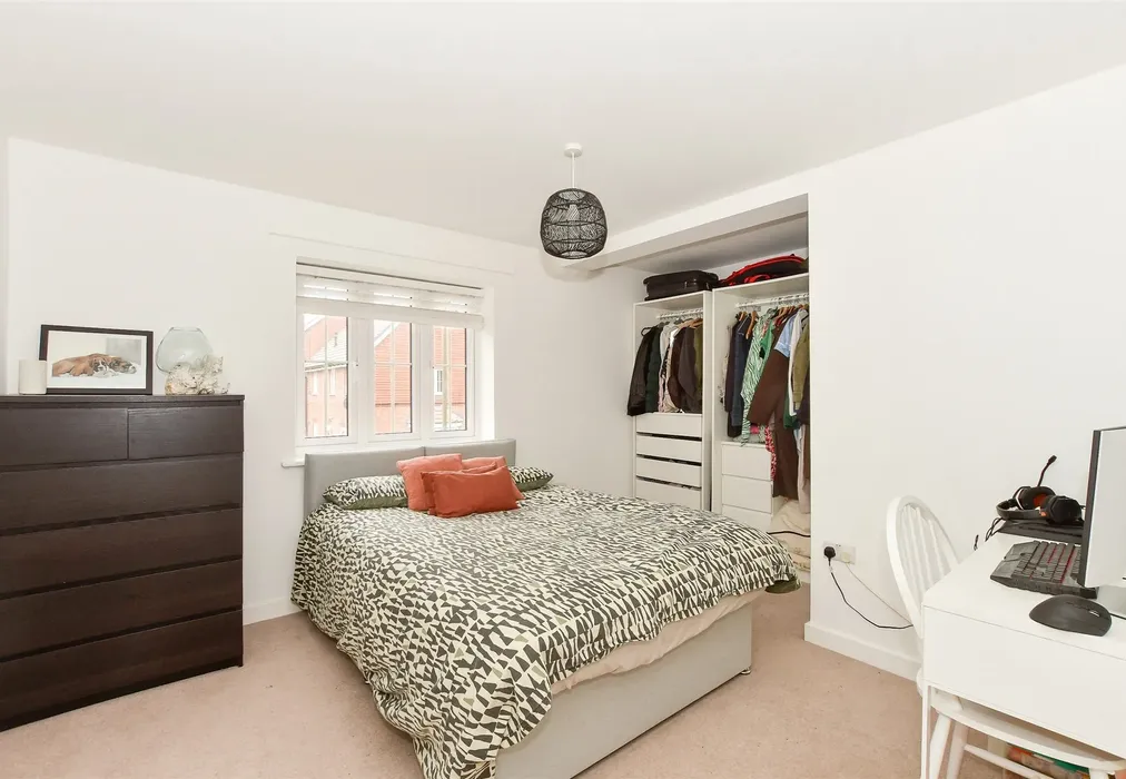 Bedroom 1 - New Bridge Road, Cranleigh, Surrey - Wards of Kent