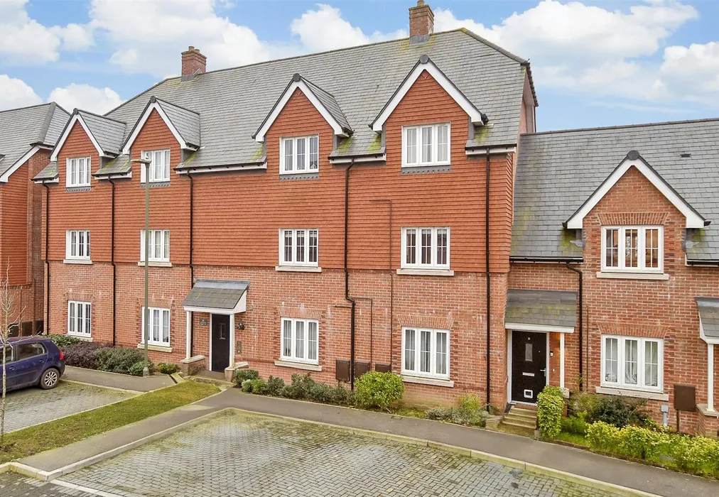 External (Web) - New Bridge Road, Cranleigh, Surrey - Wards of Kent