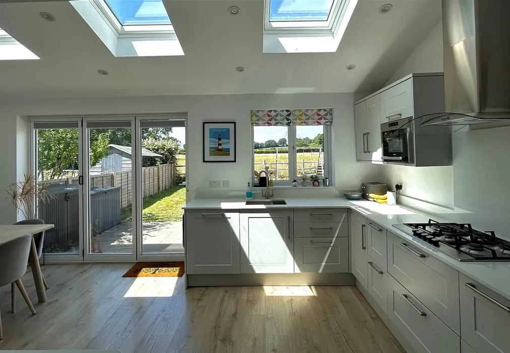 Kitchen - Hanmer Way, Staplehurst, Tonbridge, Kent - Wards of Kent