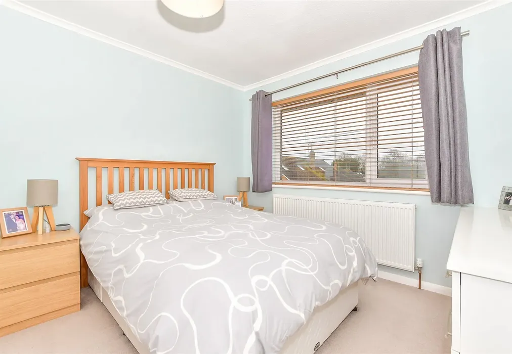 Bedroom 1 - Hanmer Way, Staplehurst, Tonbridge, Kent - Wards of Kent