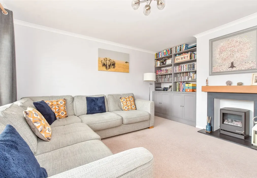 Lounge - Hanmer Way, Staplehurst, Tonbridge, Kent - Wards of Kent