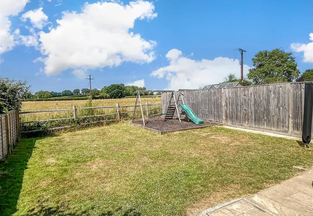 Garden - Hanmer Way, Staplehurst, Tonbridge, Kent - Wards of Kent