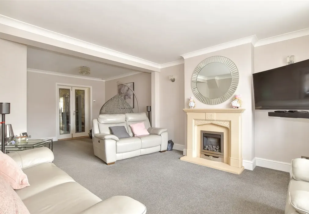 Lounge - Wises Lane, Sittingbourne, Kent - Wards of Kent