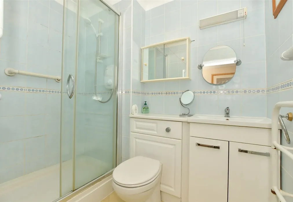 Shower Room - Lyell Road, Birchington, Kent - Wards of Kent