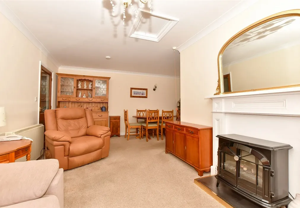 Lounge - Lyell Road, Birchington, Kent - Wards of Kent