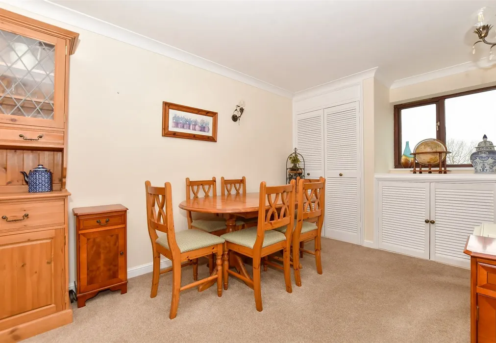 Lounge - Lyell Road, Birchington, Kent - Wards of Kent