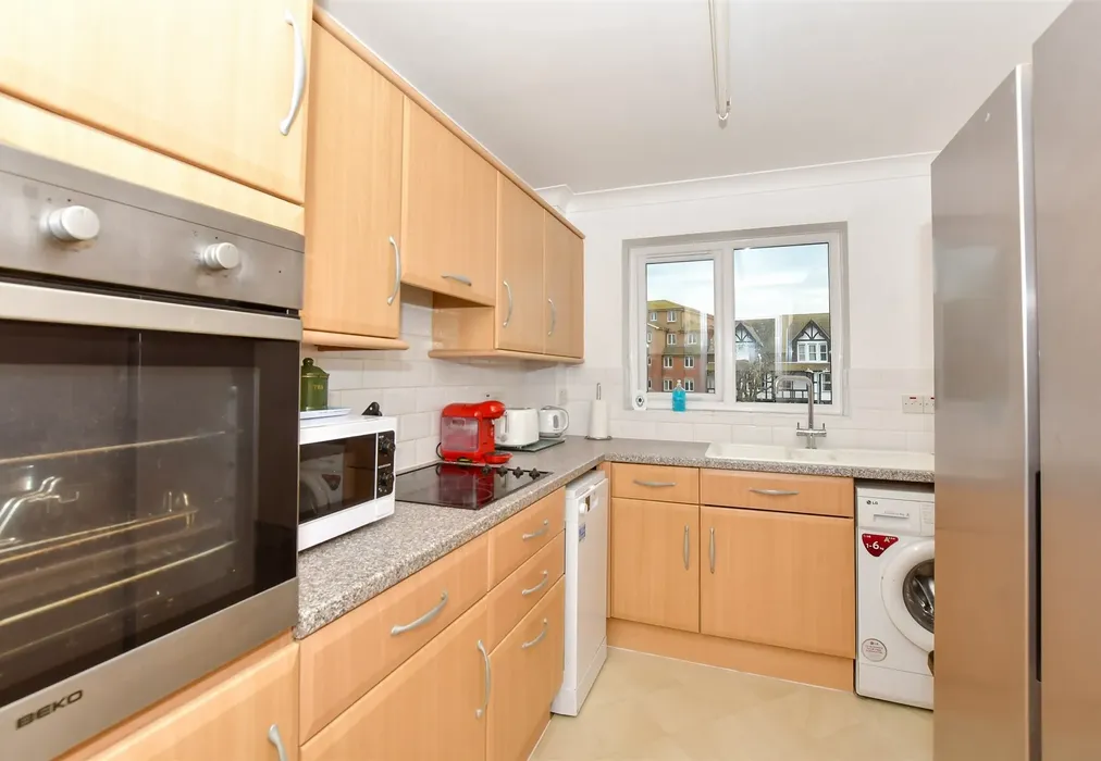 Kitchen - Lyell Road, Birchington, Kent - Wards of Kent