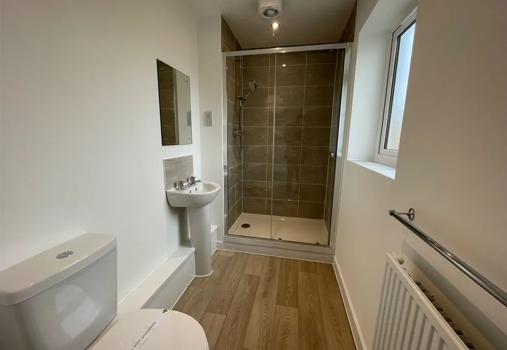 En Suite - Betterton Mead, Worthing Homes, Littlehampton, West Sussex - Wards of Kent