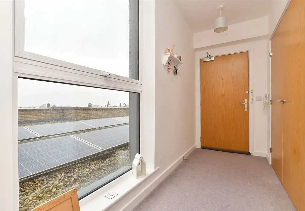 Entrance Hall - Limpsfield Road, South Croydon, Surrey - Wards of Kent
