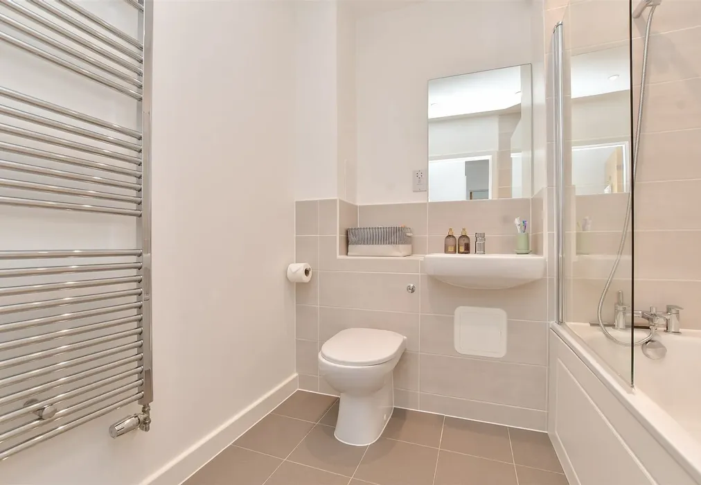 Bathroom - Limpsfield Road, South Croydon, Surrey - Wards of Kent