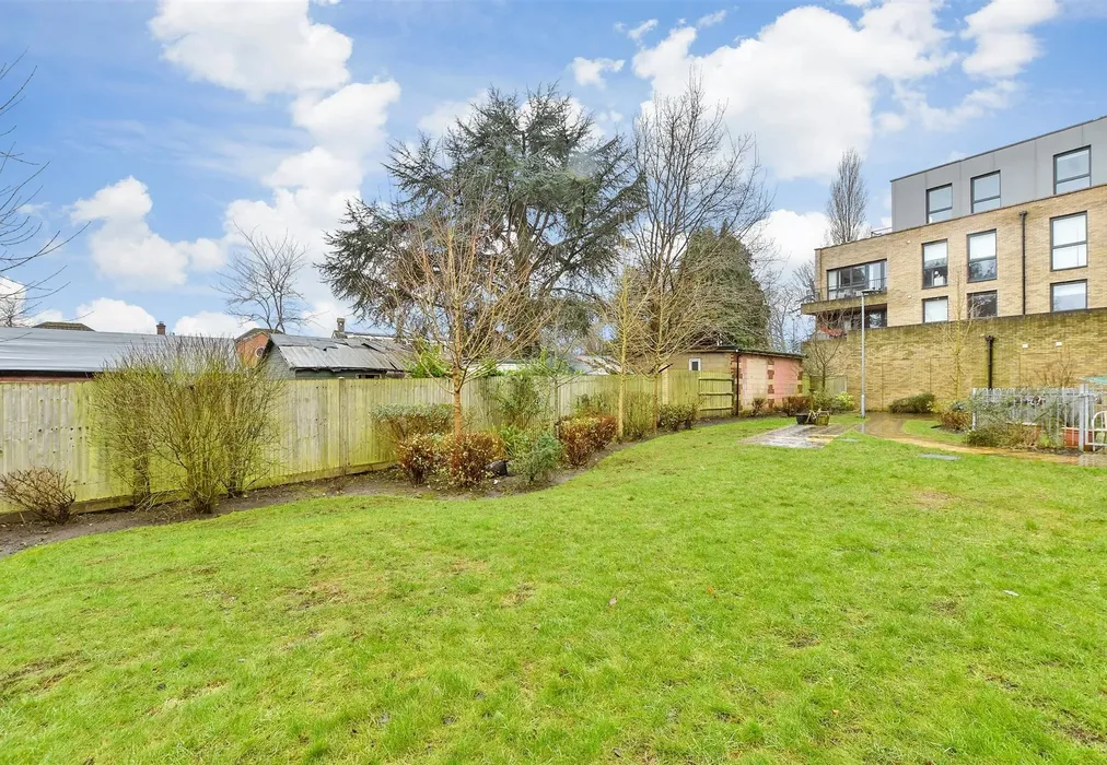 Communal Gardens - Limpsfield Road, South Croydon, Surrey - Wards of Kent
