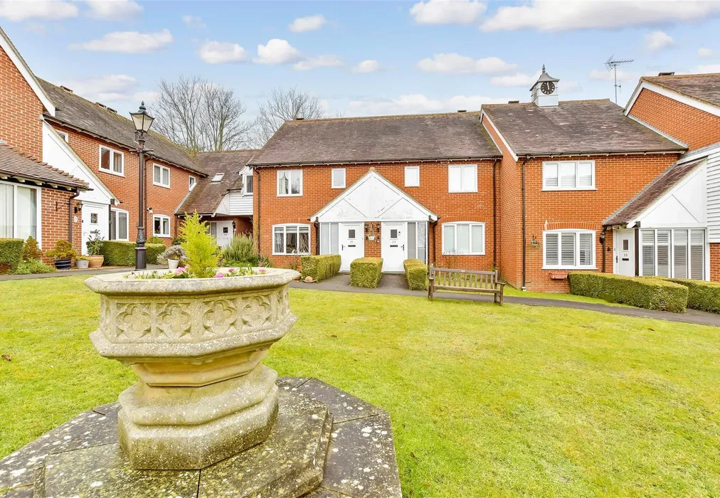 Surrounding Area - Tanners Hill, Hythe, Kent - Wards of Kent