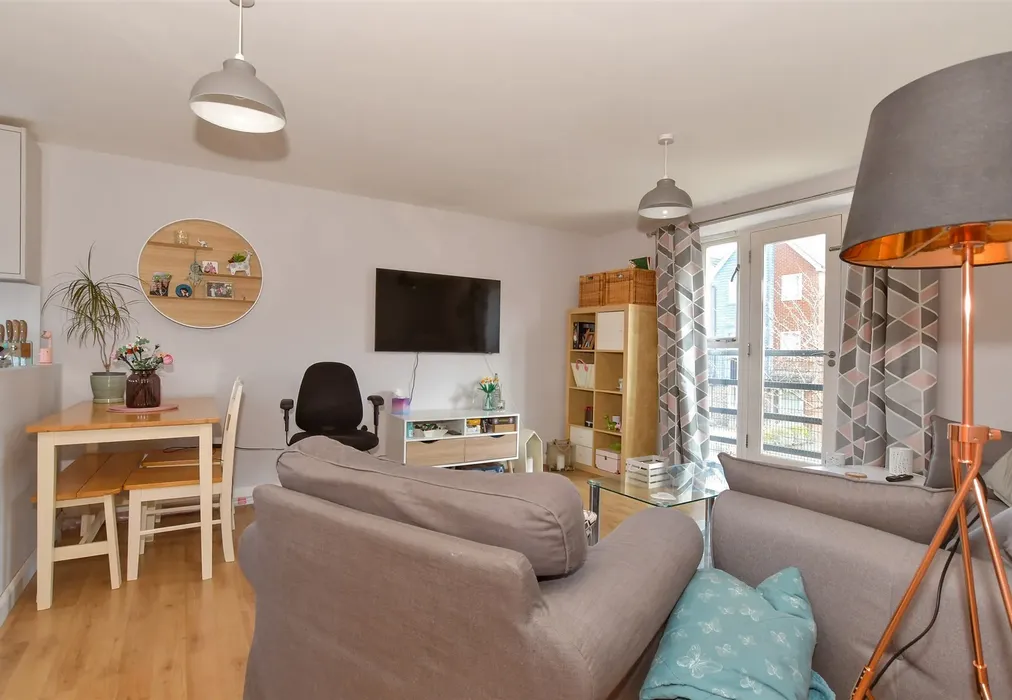 Lounge/Diner - George Stewart Avenue, Faversham, Kent - Wards of Kent