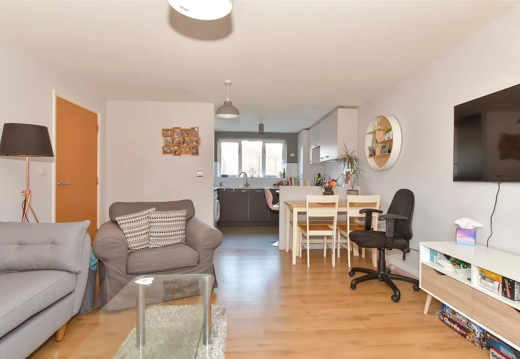 Lounge/Diner - George Stewart Avenue, Faversham, Kent - Wards of Kent