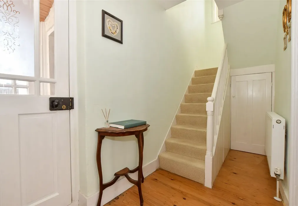 Hallway - Melville Street, Sandown, Isle of Wight - Wards of Kent