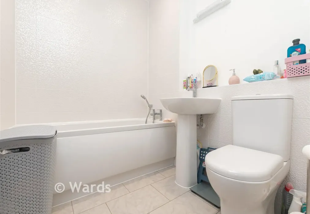 Bathroom - Viking Road, Rochester, Kent - Wards of Kent