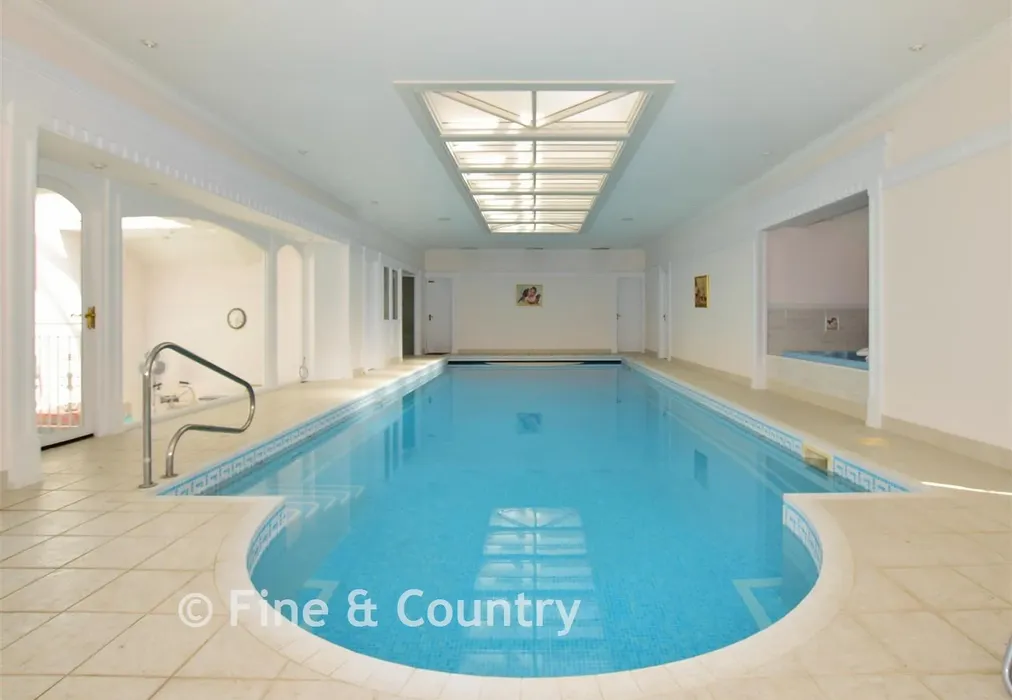 Swimming Pool - Brocks Copse Road, Wootton Bridge, Ryde, Isle of Wight - Wards of Kent